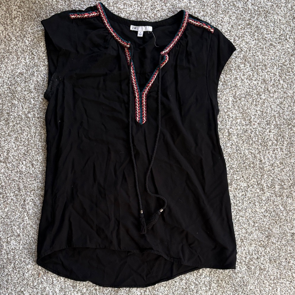 DR2 Black Cap Sleeve Top with Braided Trim